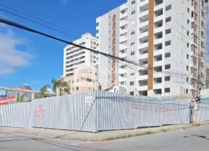 Lote/Terreno para alugar, 832m² no Barreiros, São José