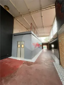 Galpão/Depósito/Armazém com 3 Quartos para alugar, 350m² no Vila Romana, São Paulo