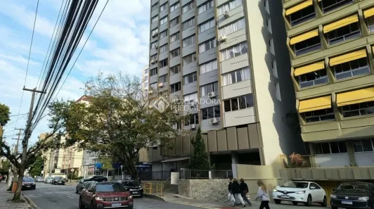 Apartamento com 2 Quartos para alugar, 70m² no Centro, Florianópolis