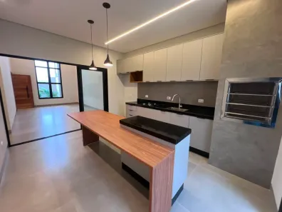 Casa com 2 Quartos para alugar, 148m² no Jardim Espanha, Maringá