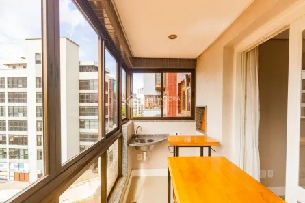 Apartamento com 2 Quartos para alugar, 86m² no Três Figueiras, Porto Alegre