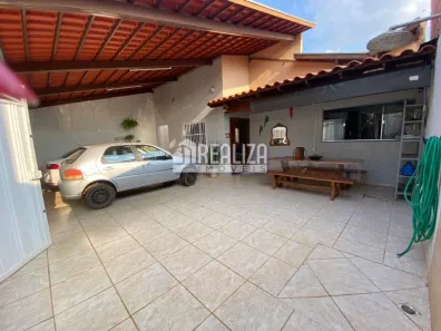 Casa com 3 Quartos à venda, 128m² no Parque dos Buritis, Uberaba