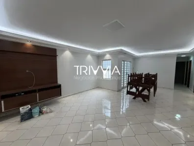 Casa com 4 Quartos para alugar, 200m² no Santa Luzia, Uberlândia