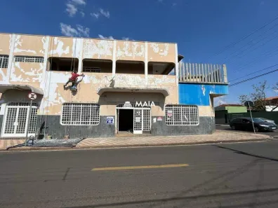 Sala Comercial para alugar, 325m² no Santa Maria, Uberaba