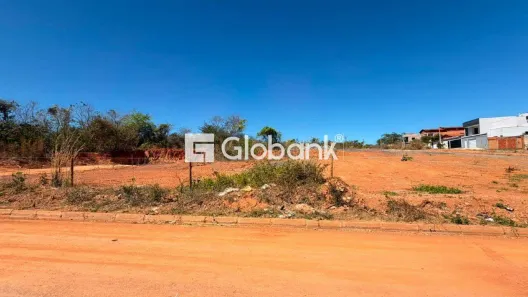Lote/Terreno à venda, 200m² no Carmelo, Montes Claros