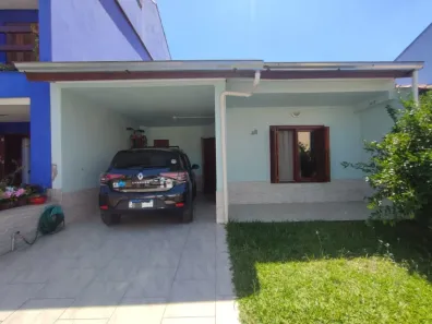 Casa de Condomínio com 2 Quartos à venda, 166m² no Guarujá, Porto Alegre
