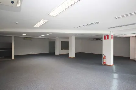 Prédio Comercial para alugar, 847m² no Santa Efigênia, Belo Horizonte