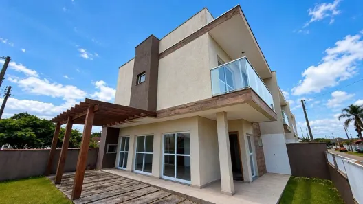 Sobrado com 3 Quartos à venda, 103m² no Cambijú, Itapoá