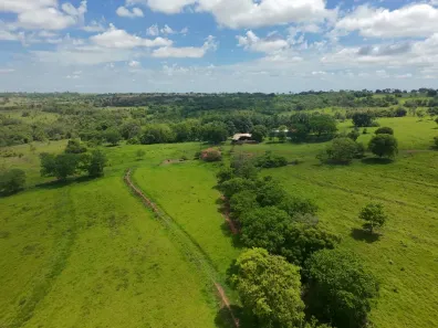 Fazenda/Sítio com 3 Quartos à venda, 95826000m² no Cachoeira, Paranaíba