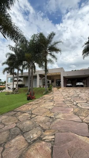 Casa com 4 quartos — Braúnas, Belo Horizonte