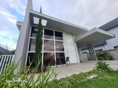 Casa de Condomínio com 3 Quartos para venda ou aluguel, 195m² no Ubatiba, Maricá