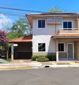 Casa de Condomínio com 3 Quartos à venda, 135m² no Despraiado, Cuiabá