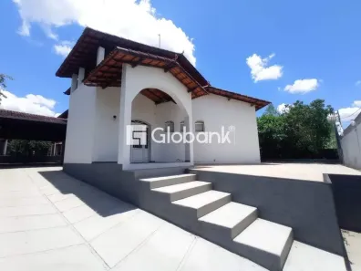 Casa com 3 Quartos à venda, 300m² no Jaraguá, Montes Claros