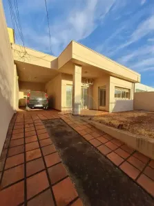 Casa com 3 Quartos à venda, 300m² no Estados Unidos, Uberaba