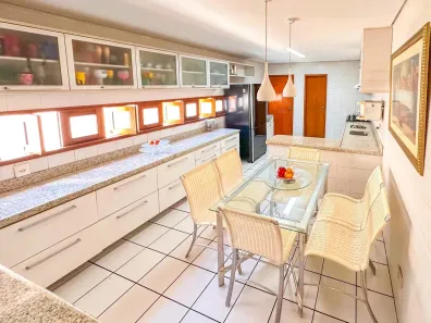 Sobrado com 4 Quartos à venda, 435m² no Noivos, Teresina