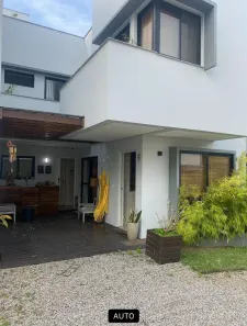 Sobrado com 2 Quartos para alugar, 75m² no Panoramico, Garopaba