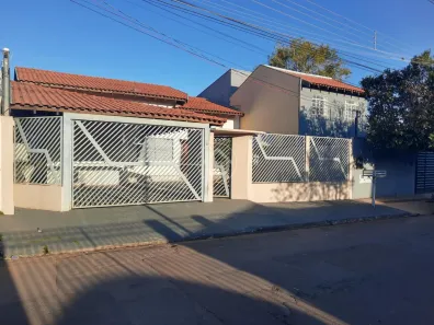 Casa com 3 Quartos à venda, 240m² no Vila Taveirópolis, Campo Grande