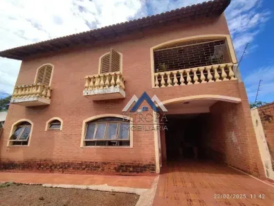 Sobrado com 4 Quartos à venda, 289m² no Brasília, Londrina