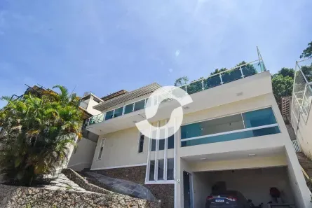 Casa com 4 Quartos à venda, 352m² no Piratininga, Niterói