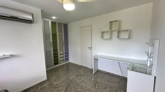 Apartamento com 4 Quartos para alugar, 240m² no Aleixo, Manaus