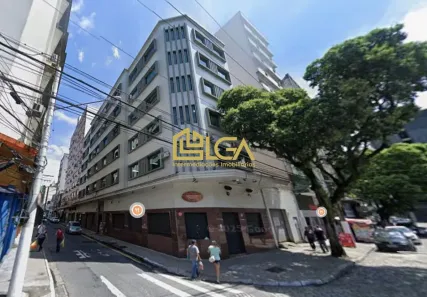 Prédio Comercial com 10 Quartos para alugar, 2200m² no Centro, Santos