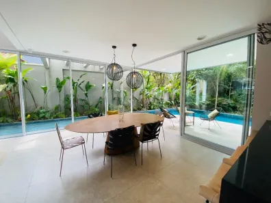Casa com 5 Quartos para alugar, 583m² no Riviera, Bertioga