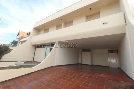 Sobrado com 4 Quartos à venda, 248m² no Quebec, Londrina