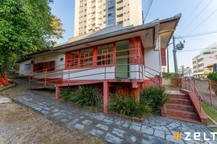 Imóvel Comercial com 5 Quartos para alugar, 214m² no Vila Nova, Blumenau