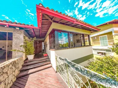 Casa de Condomínio com 5 Quartos à venda, 407m² no Piratininga, Niterói