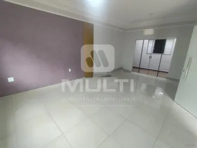 Casa com 3 Quartos para alugar, 188m² no Alto Umuarama, Uberlândia