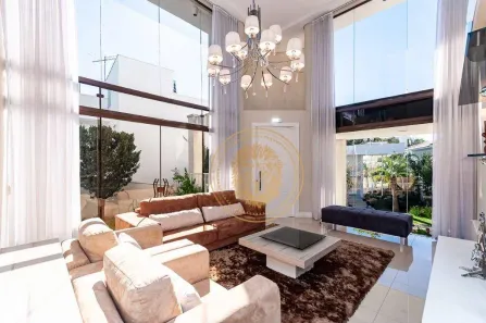 Casa de Condomínio com 4 Quartos para alugar, 585m² no Campo Comprido, Curitiba