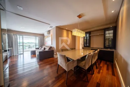 Apartamento com 3 Quartos para alugar, 158m² no Água Verde, Curitiba