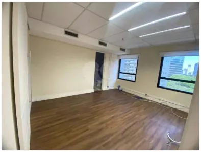 Sala Comercial à venda, 80m² no Vila Olímpia, São Paulo