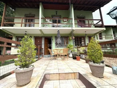 Casa com 3 Quartos à venda, 64m² no Pimenteiras, Teresópolis