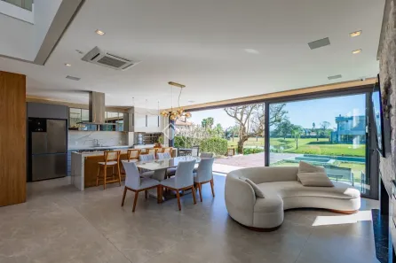 Casa de Condomínio com 4 Quartos à venda, 335m² no Centro, Eldorado do Sul