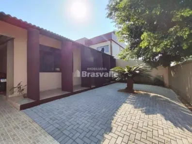 Casa com 3 Quartos à venda, 225m² no Neva, Cascavel