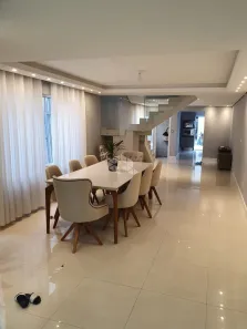 Casa com 3 Quartos à venda, 300m² no Santo Antônio, Porto Alegre