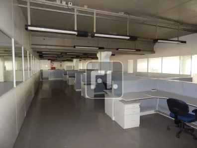 Sala Comercial para alugar, 615m² no Vila Poupança, Santana de Parnaíba
