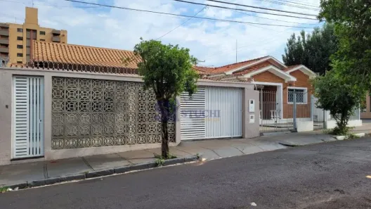 Casa com 3 Quartos à venda, 153m² no Centro, Araraquara