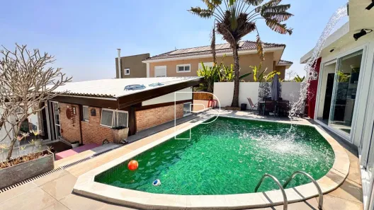 Casa de Condomínio com 3 Quartos para alugar, 330m² no Jardim Indaiá, Embu das Artes