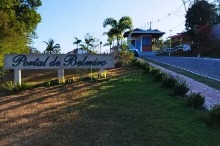 Lote/Terreno à venda, 1027m² no Belmiro Braga, Belmiro Braga