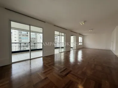 Apartamento com 3 Quartos para alugar, 245m² no Vila Uberabinha, São Paulo