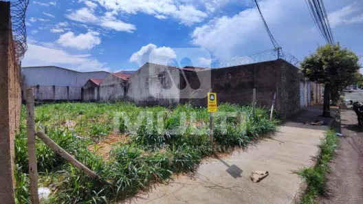Lote/Terreno com 1 Quarto à venda, 400m² no Marta Helena, Uberlândia