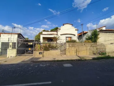 Casa com 4 Quartos à venda, 189m² no Centro, Teresina