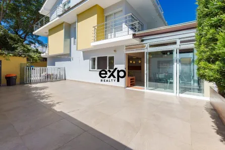 Sobrado com 4 Quartos à venda, 241m² no Pineville, Pinhais
