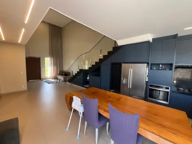 Sobrado com 4 Quartos à venda, 258m² no Setor Morada do Lago, Trindade