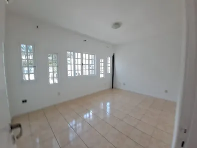 Casa de Condomínio com 3 Quartos para alugar, 220m² no Vargem Pequena, Rio de Janeiro