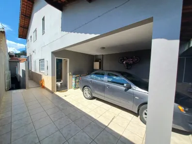 Casa com 2 Quartos à venda, 190m² no Jardim do Trevo, Atibaia