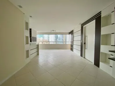 Apartamento com 3 Quartos para alugar, 120m² no Centro, Balneário Camboriú