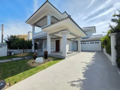 Sobrado com 4 Quartos à venda, 274m² no Girassol, Capão da Canoa